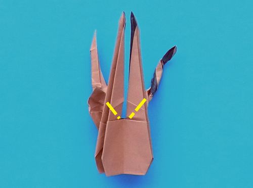 een enge boom met zwarte raaf erop knutselen een enge boom met zwarte raaf erop knutselen