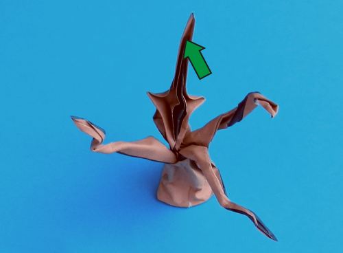 een enge boom met zwarte raaf erop knutselen een enge boom met zwarte raaf erop knutselen