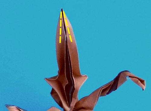 een enge boom met zwarte raaf erop knutselen een enge boom met zwarte raaf erop knutselen