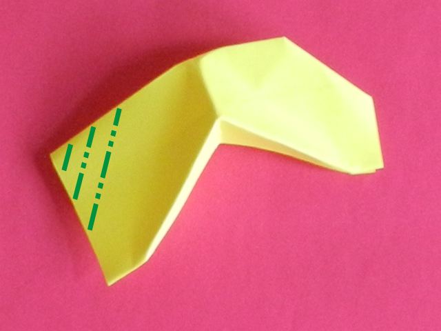 Gele bananensnoepjes maken van papier Gele bananensnoepjes maken van papier