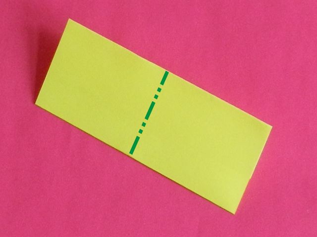 Gele bananensnoepjes maken van papier Gele bananensnoepjes maken van papier