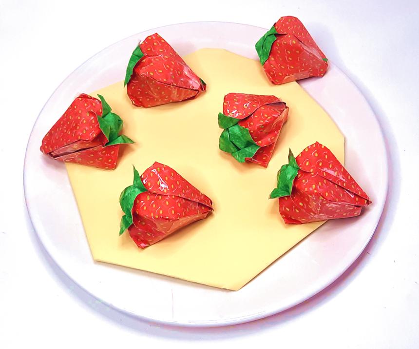 Origami aardbeien Origami aardbeien