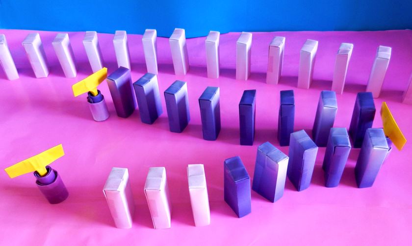 Domino parcours van papier