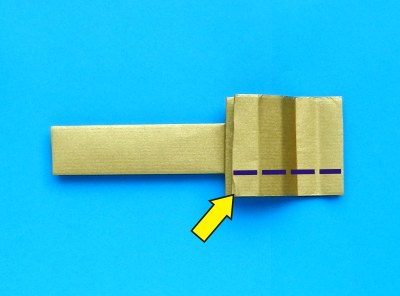 een goudkleurig zwaard van papier knutselen een goudkleurig zwaard van papier knutselen
