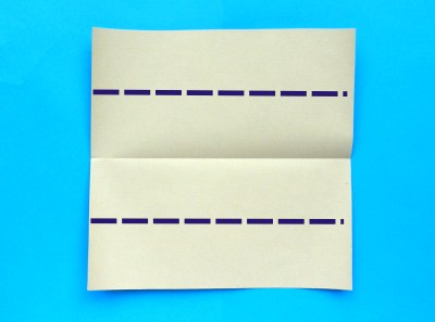 een goudkleurig zwaard van papier knutselen een goudkleurig zwaard van papier knutselen