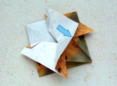 een origami schildpad van papier maken