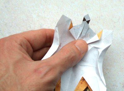 een origami schildpad van papier maken