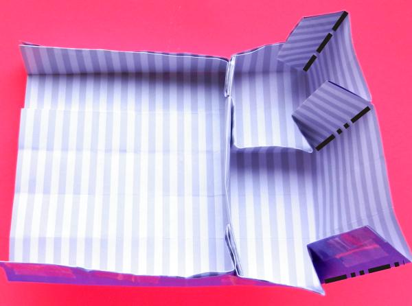 Fold an Origami wardrobe