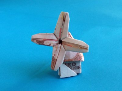 money origami windmill