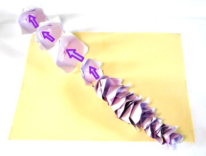 Make paper Wisteria flowers