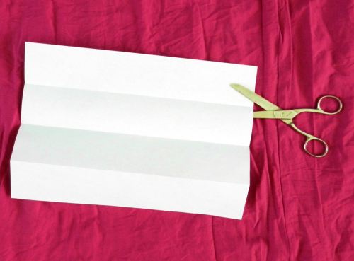 Een mandje vlechten van papier Een mandje vlechten van papier