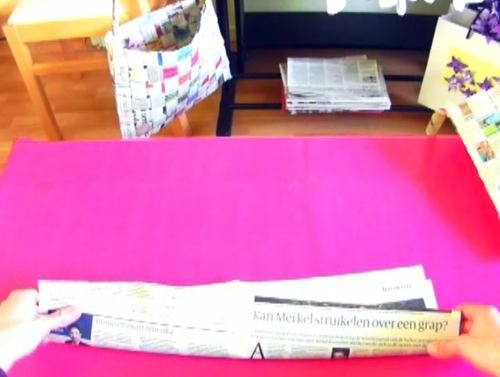 Make a woven newspaper bag