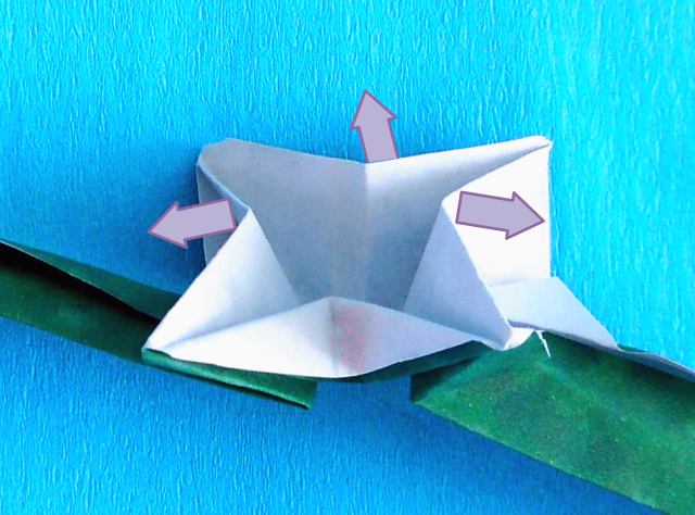Make an Origami Wreath Make an Origami Wreath