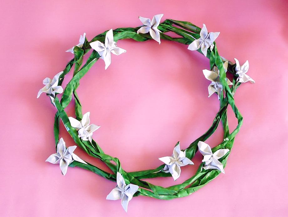 Origami wreath Origami wreath