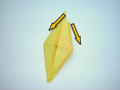 origami diagrammen van een geel bloemetje