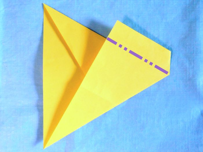 Fold an Origami Iris Flower Fold an Origami Iris Flower