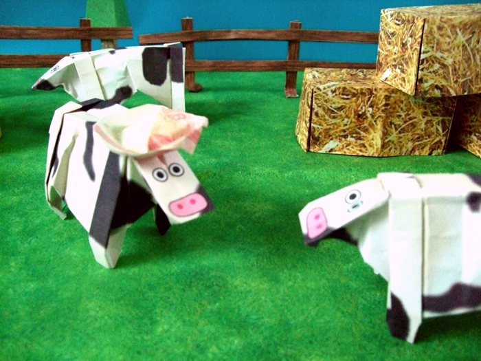 twee koetjes die staan te praten twee koetjes die staan te praten