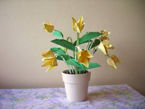 Card with a cute origami flower arrangement