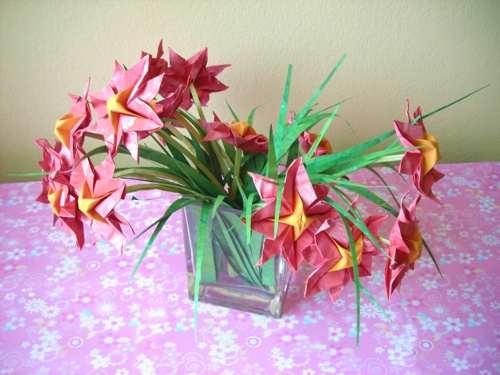 Card with advanced origami flowers in a vase