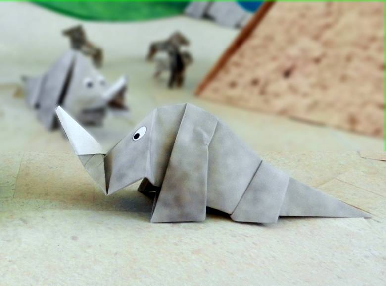 Origami neushoorn Origami neushoorn