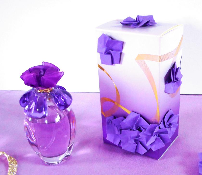 Parfumdoosje met Origami bloemen