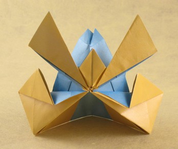 origami samurai helmet