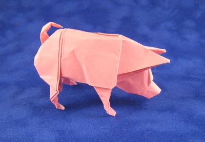 papieren beeldje van een roze varken papieren beeldje van een roze varken