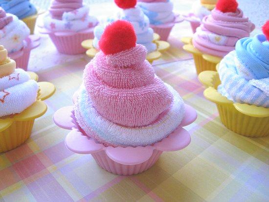 Washcloth cupcakes