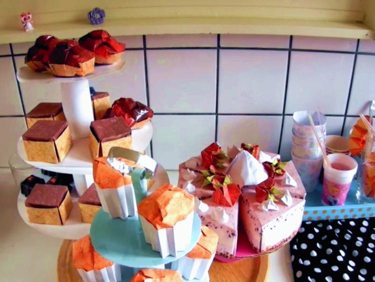 Origami Cake Shop