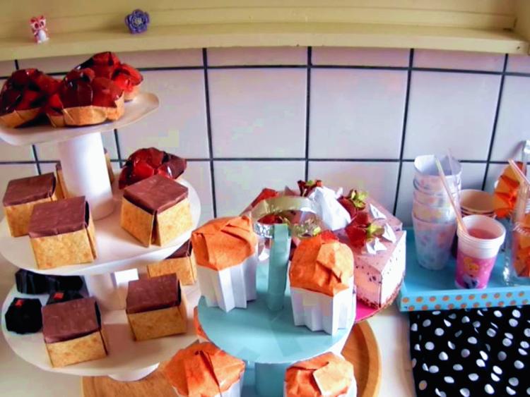 Origami Cake Shop