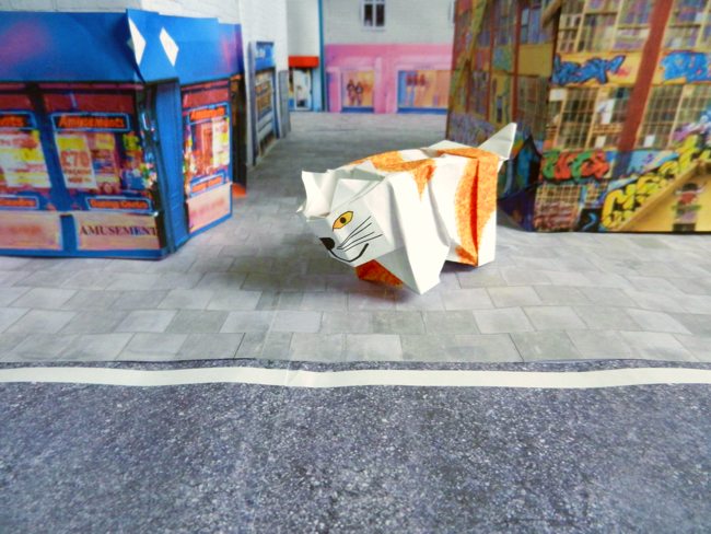 origami papierkunst poes van Joost Langeveld uit Haren origami papierkunst poes van Joost Langeveld uit Haren