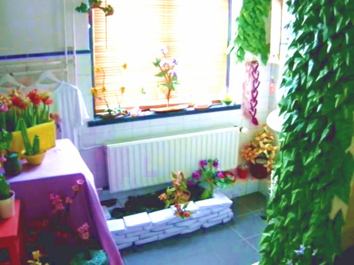 Serre met origami bloemen