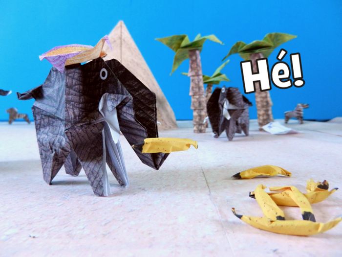 zelfgemaakte olifant met allemaal papieren bananen zelfgemaakte olifant met allemaal papieren bananen