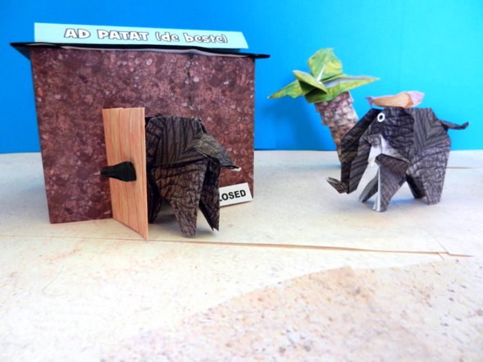 snackbar van papier op schaal nagemaakt snackbar van papier op schaal nagemaakt