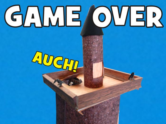 toren van papier met twee kraaien erop