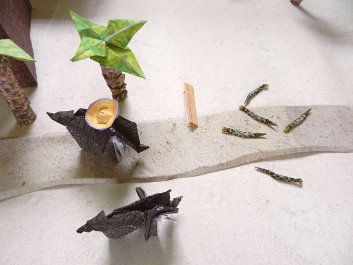 zelfgeknutselde slangen van papier