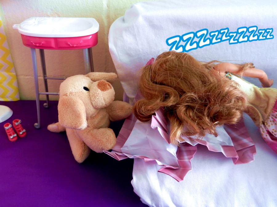 slapende Barbie en puppy