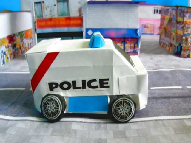 Papercraft Police van