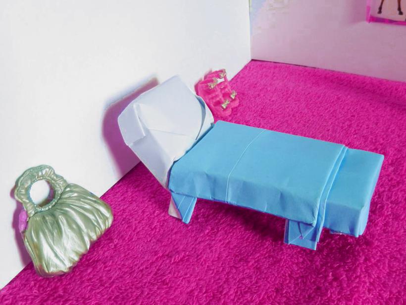 Dollhouse Origami Bed